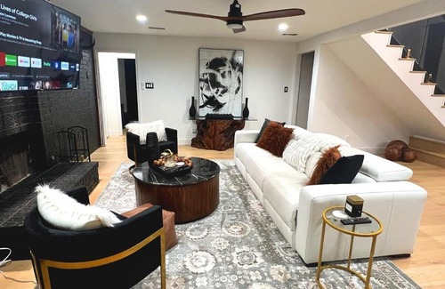 Lake Highlands House | Luxury Home w Pool, Open Kitchen, Poker Room & More