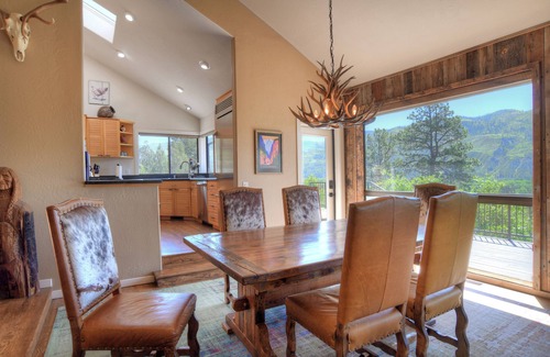 Durango - Purgatory House | Luxury Home with Great Views, Decks, Hot Tub, AC - 15 Min to Downtown Durango