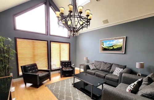 Pomona House | Luxury Home + XL Pool near NYC/Harriman State Park