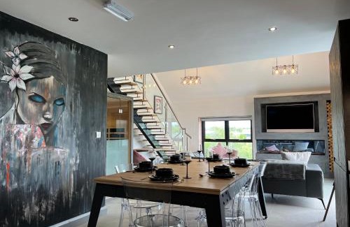 Dungannon Apartment | Luxury Hot Tub Jacuzzi & Sauna Apartment With Pool Table In Mid Ulster