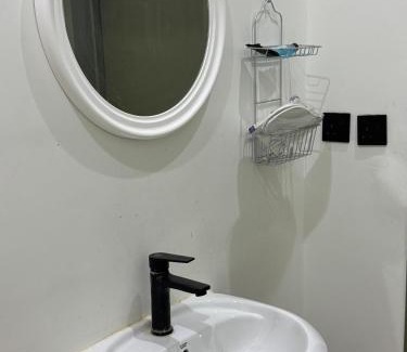 Ghirnatah Apartment | Luxury hotel suite with one bedroom and a living room