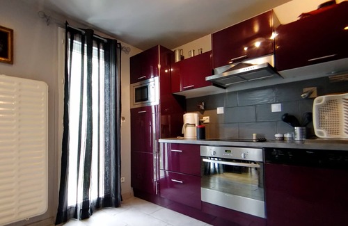 Noisiel House | Luxury house close to Disney & Paris wifi & breakfast free.