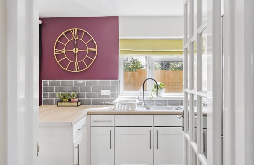 Barrow Gurney House | Luxury House in Bristol with Hot Tub - Sleeps 10