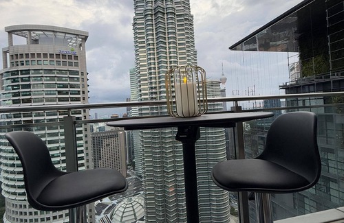 Golden Triangle Apartment | Luxury House KLCC View Romantic Candle Light Linked To KLCC Mall,Kuala Lumpur