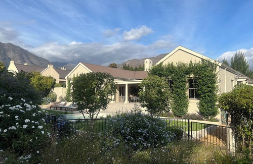 Franschhoek House | Luxury House + Pool situated amongst vine's & olive trees, exclusive domaine