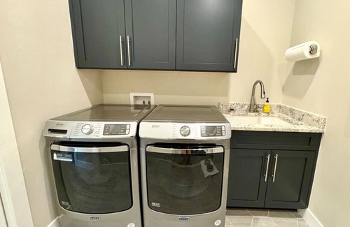 Castle Pines Village House | Luxury in Castle Pines Village - Hot Tub & Pool!