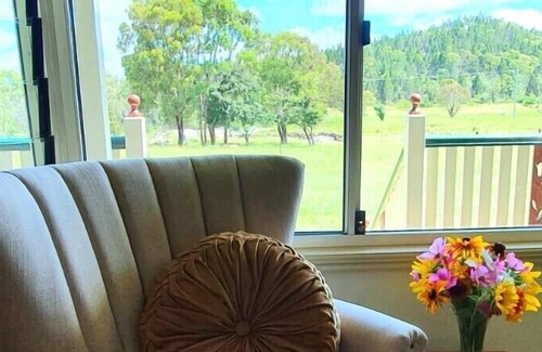 Severnlea House | Luxury in Secluded Valley, Wineries, spa, massage & views. Stanthorpe Qld