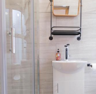 Leeds Apartment | Luxury industrial Studio - Free Parking - Great Location