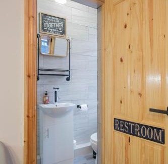 Leeds Apartment | Luxury industrial Studio - Free Parking - Great Location