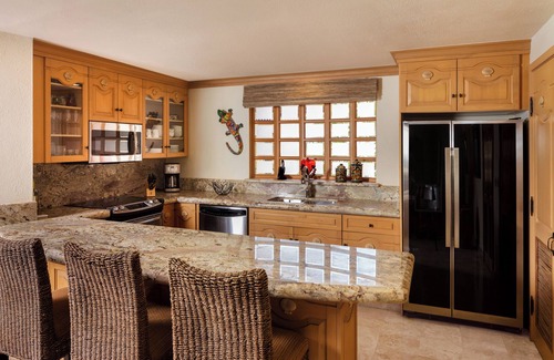 Los Cabos Condo | Luxury Interior w/full resort amenities on Medano Beach!