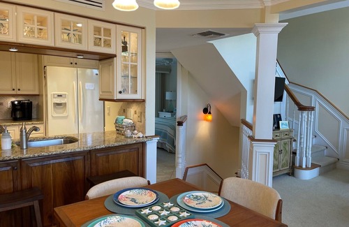 Safety Harbor Club House | LUXURY ISLAND RENTAL/CLUB w/POOL, KAYAKS, 3BR PRIV BEACH ACCESS, BOAT DOCK AVAIL