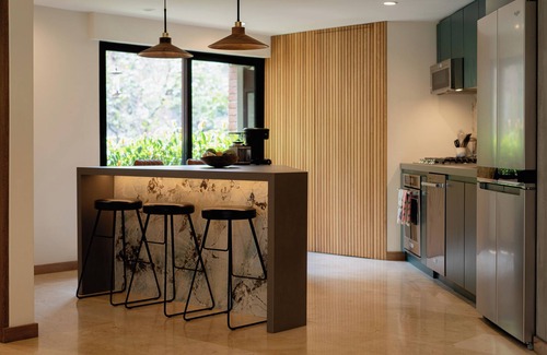 El Poblado Condo | Luxury "Jungalow" Penthouse in El Poblado with Outdoor Tub and Stunning Nature