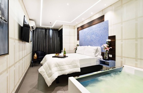 Lalinde Hotel | Luxury Junior suite with jacuzzi and balcony