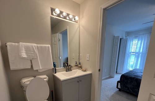 Woodbridge Condo | Luxury King Apartment 2Bed/2Bath Near Potomac Mills i95 Exit 158