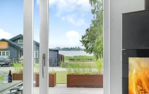 Sunds House | Luxury Lake House With Activities For All