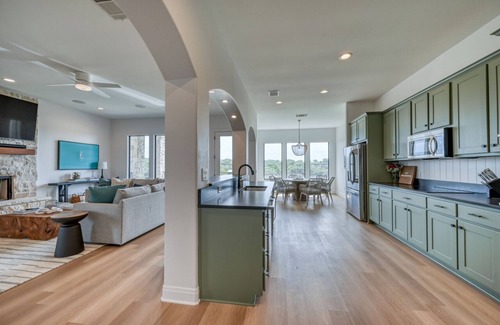 Spicewood House | Luxury Lakefront Home-Private Dock - Dipping Pool!