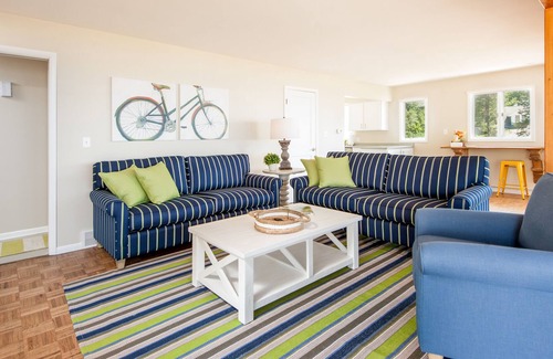 South Haven House | Luxury Lakefront Living w/Fire Pit, Lake Access & Endless Views!