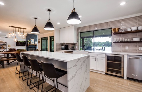 Carolyn Estates House | Luxury Lakefront Oasis - Kayaks, Views & Games
