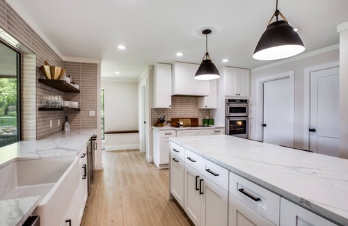 Carolyn Estates House | Luxury Lakefront Oasis - Kayaks, Views & Games