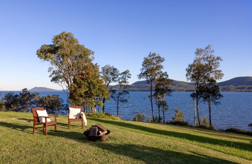 Coomba Bay House | Luxury Lakefront Suite