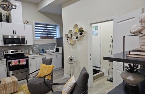 Southeast Edmonton House | LUXURY LIVING, HAPPY VIBES L.L.H.V