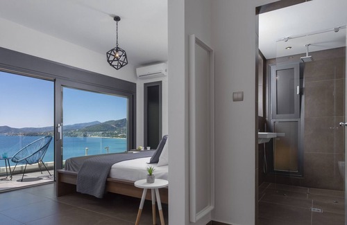 Palaio Tsifliki Villa | Luxury Living with a Pool by the Sea