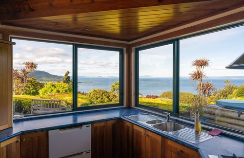 Mount Ruapehu Ski Area House | Luxury lodge with expansive views of Lake Taupo - private and quiet.