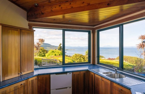 Mount Ruapehu Ski Area House | Luxury lodge with expansive views of Lake Taupo - private and quiet.