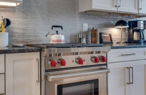 Fayetteville Apartment | Luxury Loft DWTN | Whiskey Trail + River + Lake