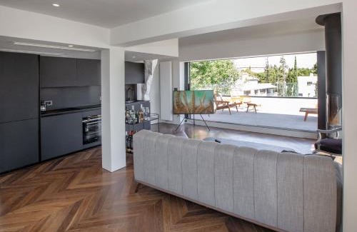 Palaio Psychiko Apartment | Luxury Loft Sauna HotTub Psyhiko