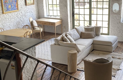 Upper Wakefield House | Luxury loft style apartment in the heart of historic Auburn
