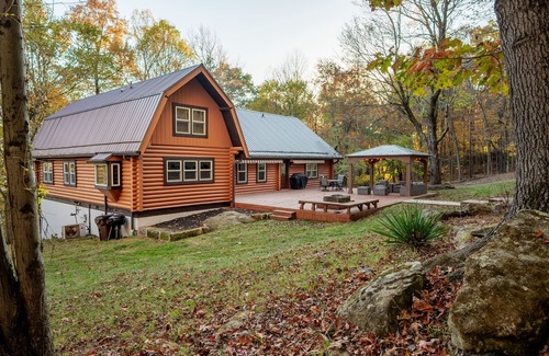 Nashport Cabin | Luxury,Log Cabin 65ac. of private forest, trails,sauna,hot-tub. Baughman Park.