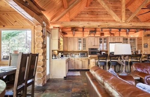 Evergreen Estates Cabin | Luxury Log Cabin ~ with game room minutes away from Snow Summit Slopes