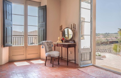 Sant Pere de Ribes Villa | Luxury manor, minutes from the beach, 14 ensuite bedrooms, A/C, central location