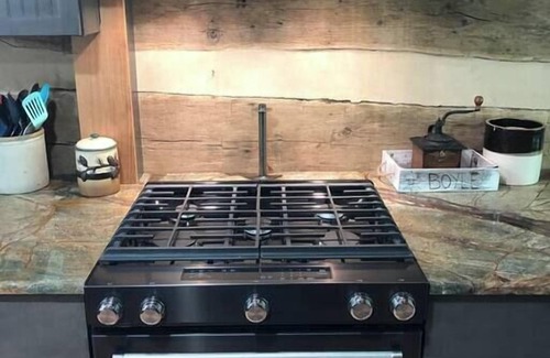 Blacksburg House | Luxury Mill Creek Cabin in Blacksburg