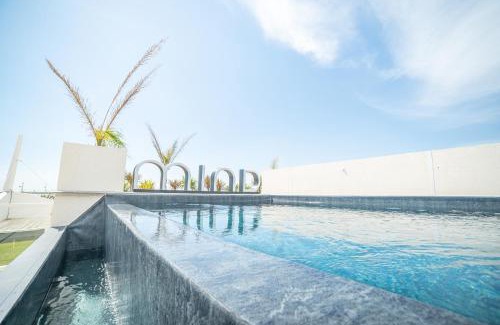 La Grande-Motte Apartment | Luxury Mind Vue Exceptionnelle Pied dans l'eau Parkings privés 2 places Climatisation Hyper centre logement d'exception