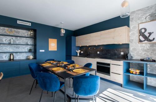 La Grande-Motte Apartment | Luxury Mind Vue Exceptionnelle Pied dans l'eau Parkings privés 2 places Climatisation Hyper centre logement d'exception