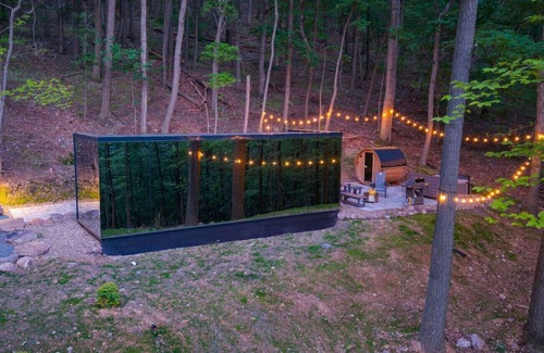 Mercersburg House | Luxury Mirror Cabin Hot Tub Sauna Mtn. Views