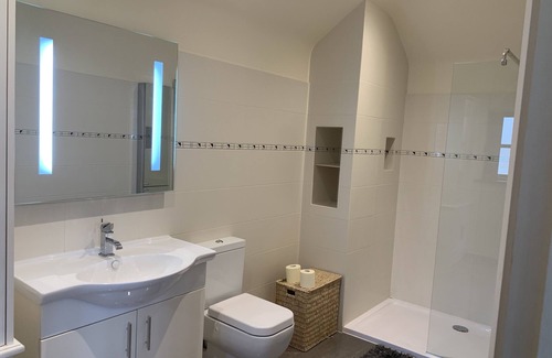 Saintbury Cottage | Luxury, modern property close to Stratford & Warwick-good Golf Courses