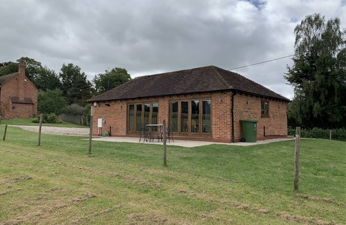 Saintbury Cottage | Luxury, modern property close to Stratford & Warwick-good Golf Courses