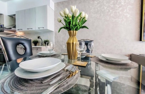 Los Prados Apartment | Luxury & Modern 2Bedroom 2baths Apartment with POOL Rooftop + GYM