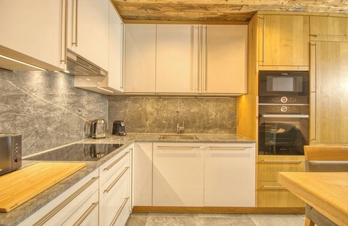 Hollersbach im Pinzgau Apartment | LUXURY modern alpine-style apartment with private SAUNA and AWESOME VIEWS!