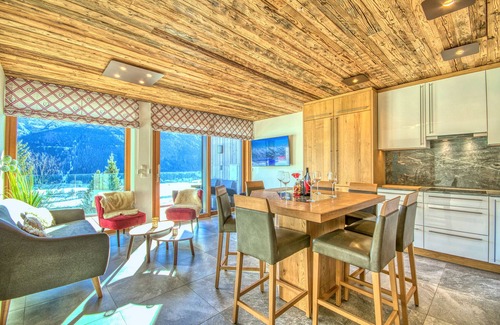 Hollersbach im Pinzgau Apartment | LUXURY modern alpine-style apartment with private SAUNA and AWESOME VIEWS!