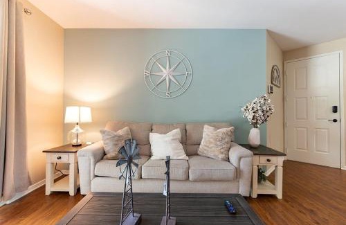 Valencia Apartment | Luxury Modern Suite, Kingbed, Fast Wifi