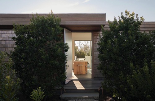 Montauk Cottage | Luxury Montauk Waterfront Cottage with Private Spa & Sunset Views