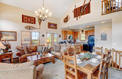 Rendezvous House | Luxury Mountain Cabin 760 I Private Hot Tub I Great Views I Best Price I Discounted Attractions