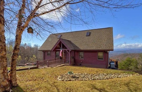 Bostic House | Luxury Mountain Cabin Retreat w/Stunning Views
