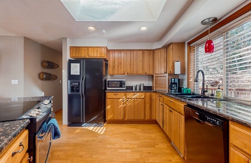 Gold Bar House | Luxury mountain cabin with river access & private hot tub - dog-friendly