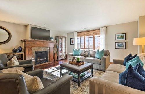 Avon Apartment | Luxury Mountain Condo with Community Perks and Shuttle