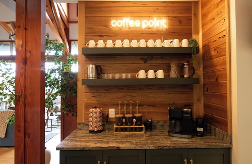 Asheville House | Luxury Mountain Retreat -Panoramic Views, Golf Simulator, Sauna, Hot Tub, Gym